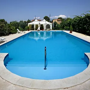  Apartment Athena